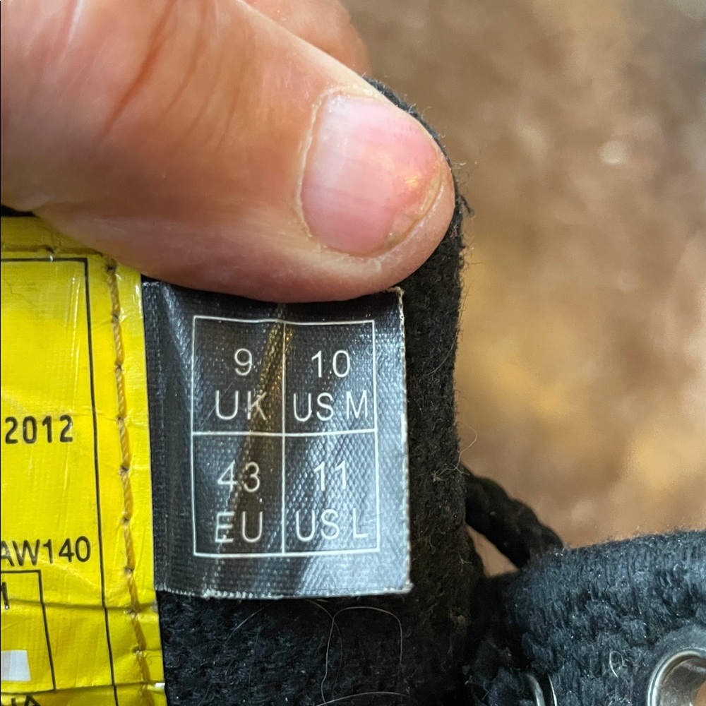 Dr. Martens Men's Black Industrial Steel Toed Work Boots. Good Condition. Sz 10. - Picture 16 of 16